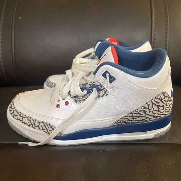 Jordan 3s - Picture 3 of 5